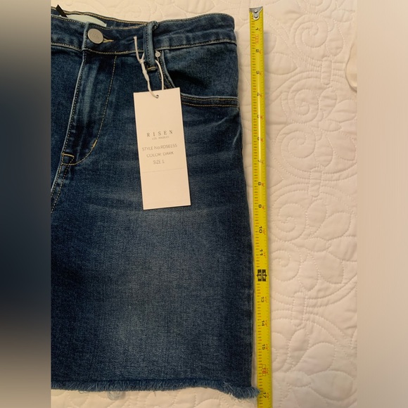 Risen High Waist Denim Shorts Size L.  NWT. Dark Wash. - Picture 10 of 10